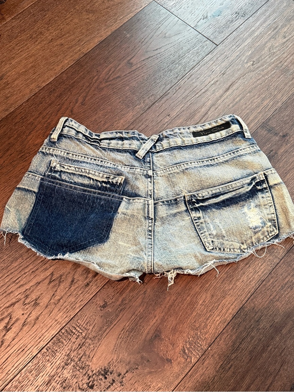 Women’s Distressed Denim Cutoff Shorts Acid Wash Frayed Hem Casual Jean Shorts - Picture 4 of 4